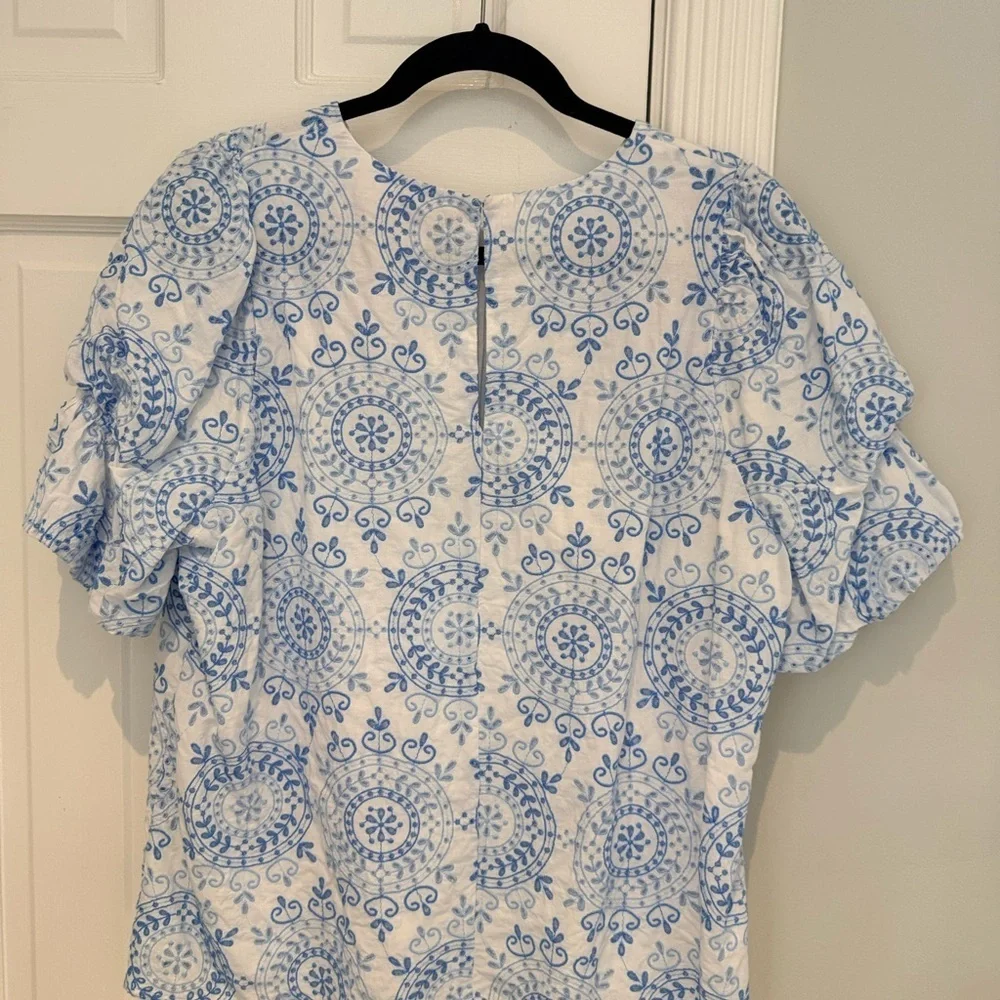 Lilly Pulitzer Eyelet Short Sleeve Blouse in the Boca Blue Beachside print XL